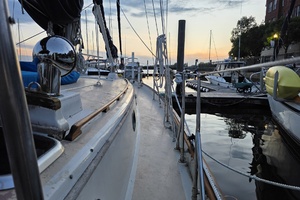 37ft Tayana Yacht For Sale