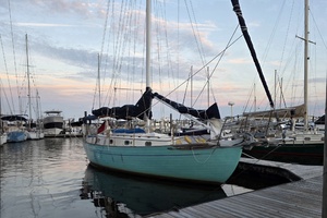 37ft Tayana Yacht For Sale