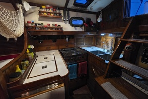 37ft Tayana Yacht For Sale