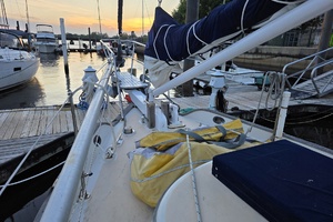 37ft Tayana Yacht For Sale