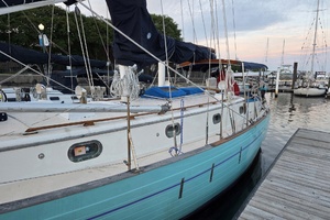 37ft Tayana Yacht For Sale
