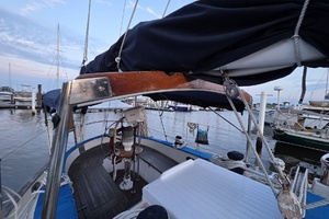 37ft Tayana Yacht For Sale