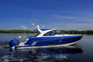 Out of the Blue 2024 Formula 400 Super Sport Crossover Yacht For Sale in Cape Coral FL