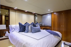 ESCAPE 72ft Ocean Alexander Yacht For Sale