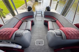 27ft Bennington Yacht For Sale