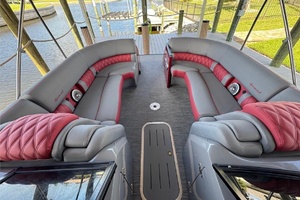 27ft Bennington Yacht For Sale