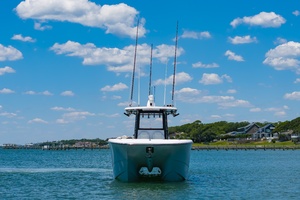 33ft Invincible Yacht For Sale