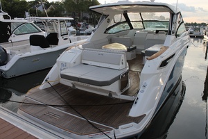 32ft Sea Ray Yacht For Sale