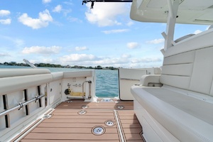 38ft Boston Whaler Yacht For Sale