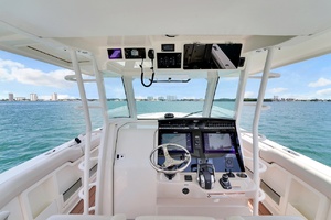 38ft Boston Whaler Yacht For Sale