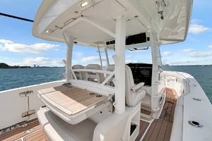 38ft Boston Whaler Yacht For Sale