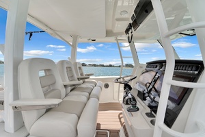 38ft Boston Whaler Yacht For Sale