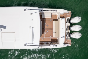 38ft Boston Whaler Yacht For Sale