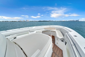 38ft Boston Whaler Yacht For Sale