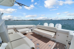 38ft Boston Whaler Yacht For Sale