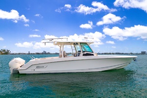 38ft Boston Whaler Yacht For Sale