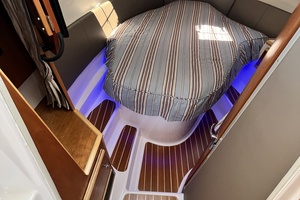 32ft Cutwater Yacht For Sale