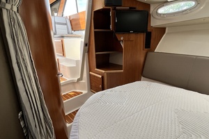 32ft Cutwater Yacht For Sale