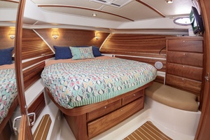 ORIENTE 37ft Back Cove Yacht For Sale