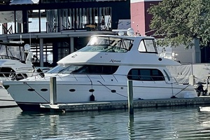 59FT (18.03M) CARVER Worth Avenue Yachts
