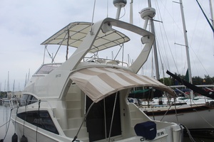 33ft Carver Yacht For Sale
