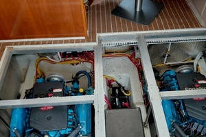 33ft Carver Yacht For Sale