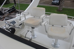 33ft Carver Yacht For Sale