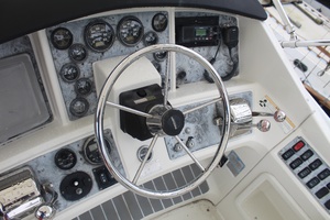 33ft Carver Yacht For Sale