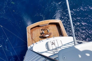 Viking 70 - Cutter Bill - Cockpit