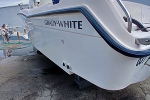24ft Grady White Yacht For Sale