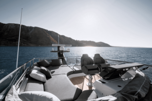 59FT (17.98M) AZIMUT