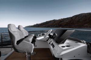 59FT (17.98M) AZIMUT