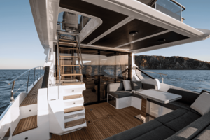 59FT (17.98M) AZIMUT