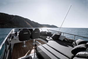59FT (17.98M) AZIMUT
