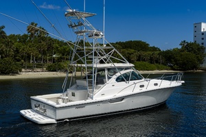 38ft Pursuit Yacht For Sale
