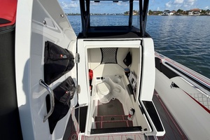 35ft Statement Yacht For Sale