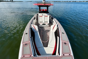 35ft Statement Yacht For Sale