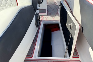 35ft Statement Yacht For Sale