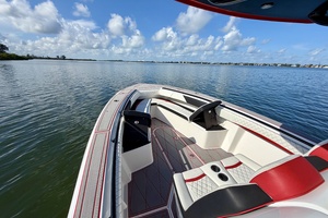 35ft Statement Yacht For Sale