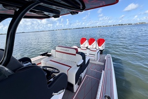 35ft Statement Yacht For Sale