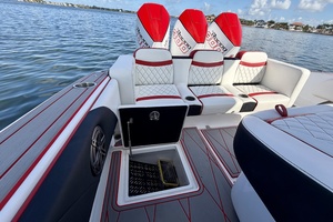 35ft Statement Yacht For Sale