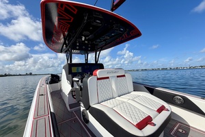 35ft Statement Yacht For Sale