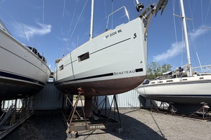 38ft Beneteau Yacht For Sale