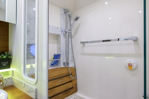Tiara 44 Daybreak - Interior Head