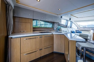 56FT (17.15M) SEA RAY