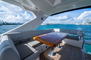 56FT (17.15M) SEA RAY
