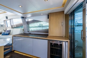 56FT (17.15M) SEA RAY