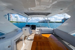 56FT (17.15M) SEA RAY