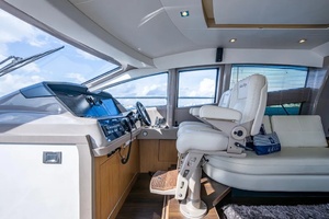 56FT (17.15M) SEA RAY