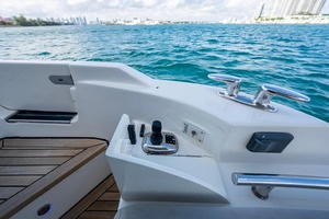 56FT (17.15M) SEA RAY